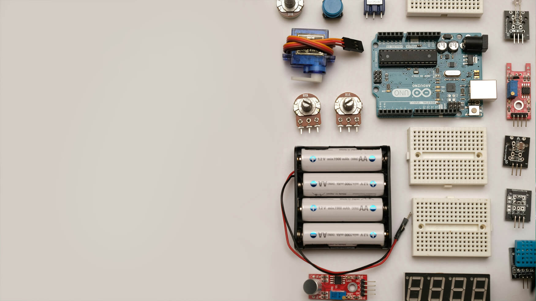 infinergies_conseil_analyse_bom_composants analyse de la bom, nomenclature, optimiser les coûts et remplacer les composants électroniques obsolètes