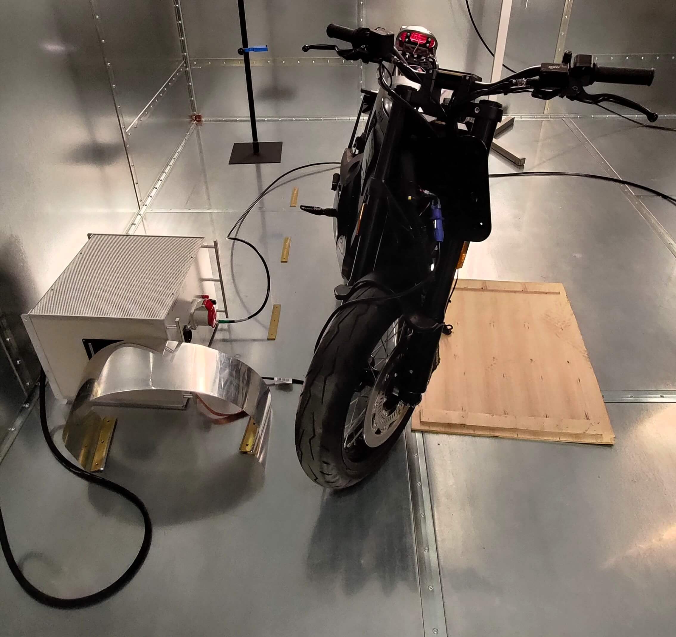 infinergies_conseil_prehomologation_cem_moto préhomologation CEM moto électrique